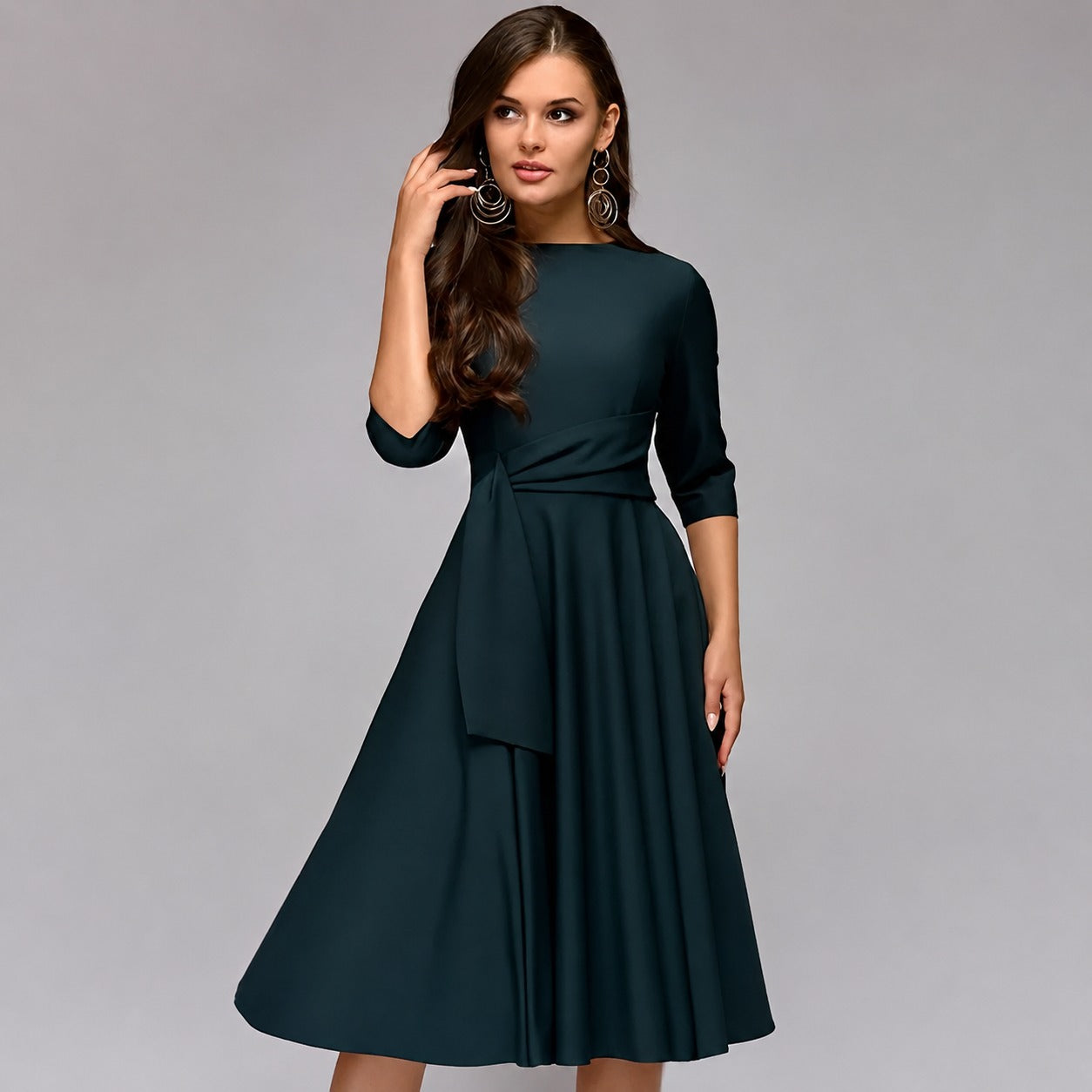 Ivaney - Ein stilvolles Damenkleid
