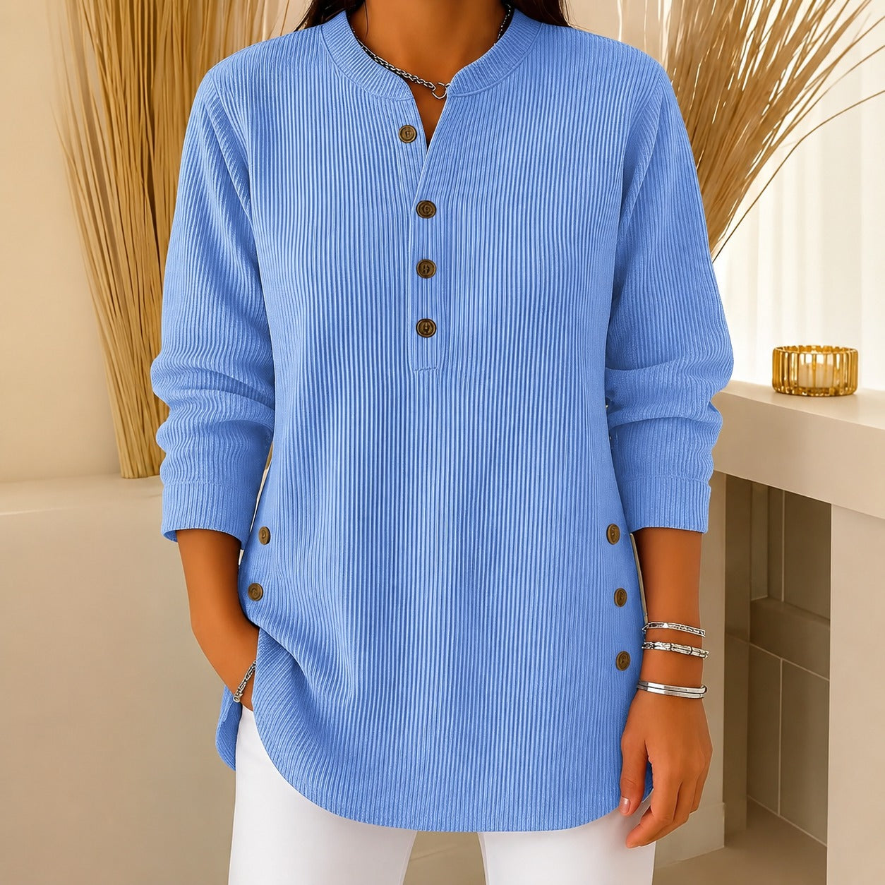 Jocelyn - Ein bequemer Damenpullover mit Knopfdetails