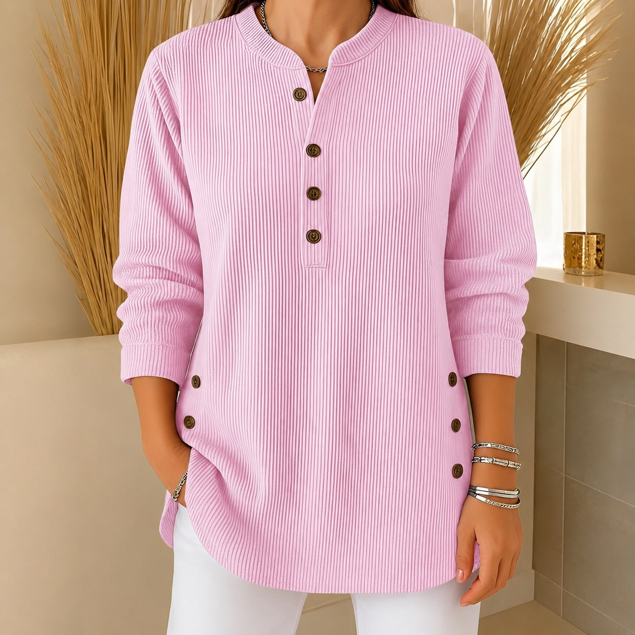 Jocelyn - Ein bequemer Damenpullover mit Knopfdetails