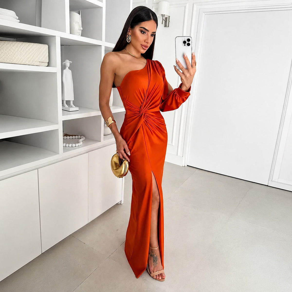 Fely - Glänzendes One-Shoulder-Kleid