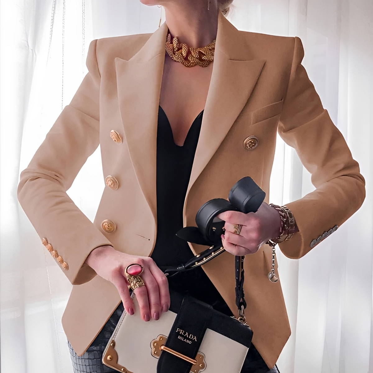 Elesa - Edler und modischer Blazer