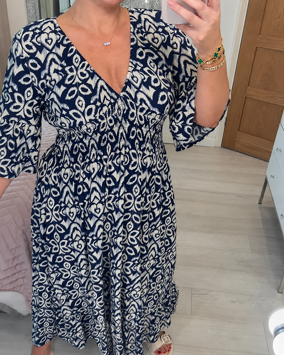 Yvonne - Elegantes Kleid mit Highlights