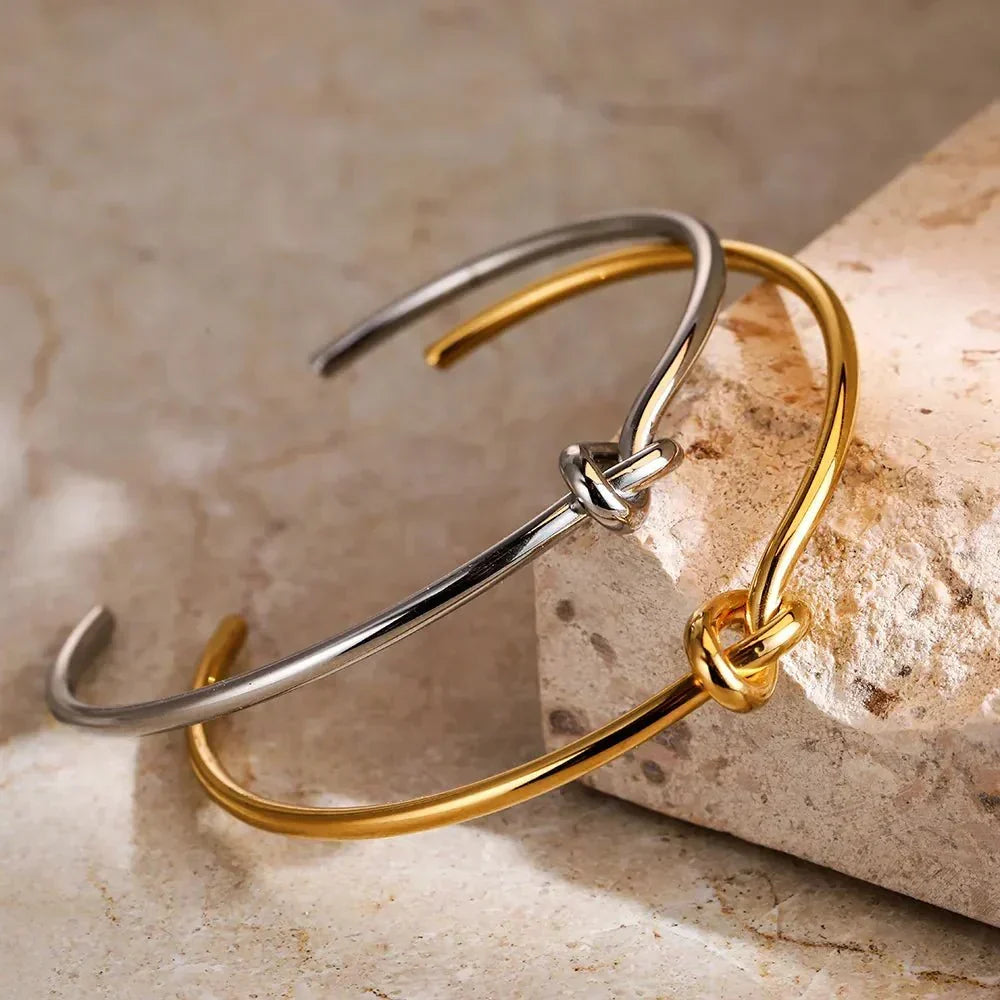 Clea – Zeitloses Armband mit Knoten