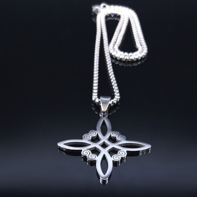 Morwen – Halskette mit Schutzzauber-Knoten