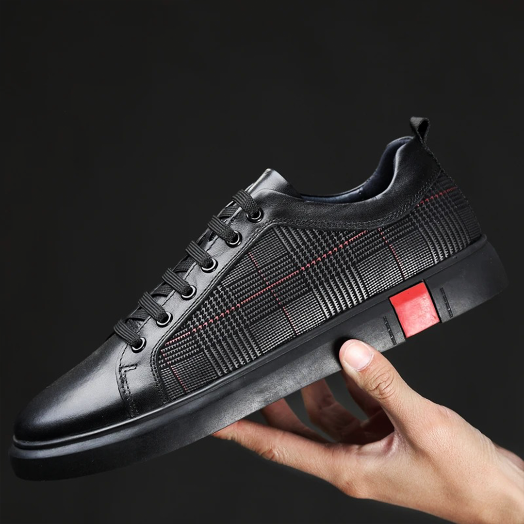 Kai - flache Sneaker mit Schnürsenkeln vorne