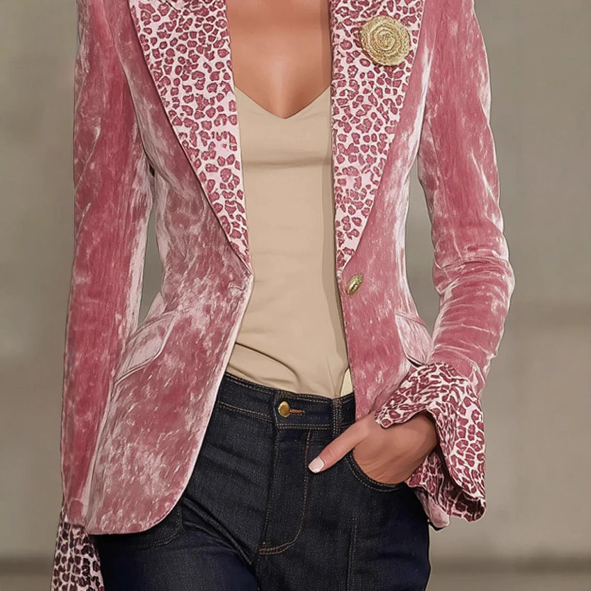Damen Blazer Leo-Print mit Kontrast-Revers und Rüschenärmeln - Regulärer Schnitt