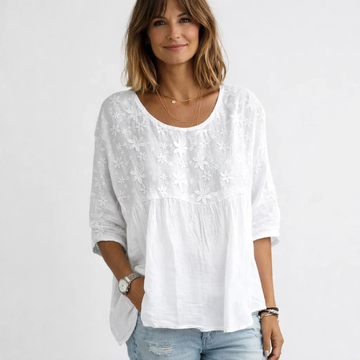 Damen Bluse Rundhals-Ausschnitt, 3/4-Ärmel, vorderes Panel mit Raffung und floraler Stickerei, locker geschnitten