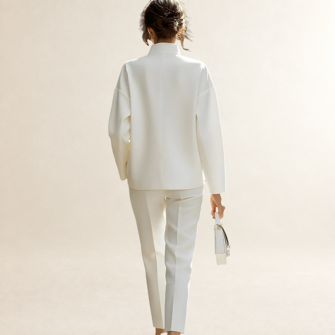 Damen-Hosenanzug mit oversized Hemd und taillierten Hose - lockerer Schnitt
