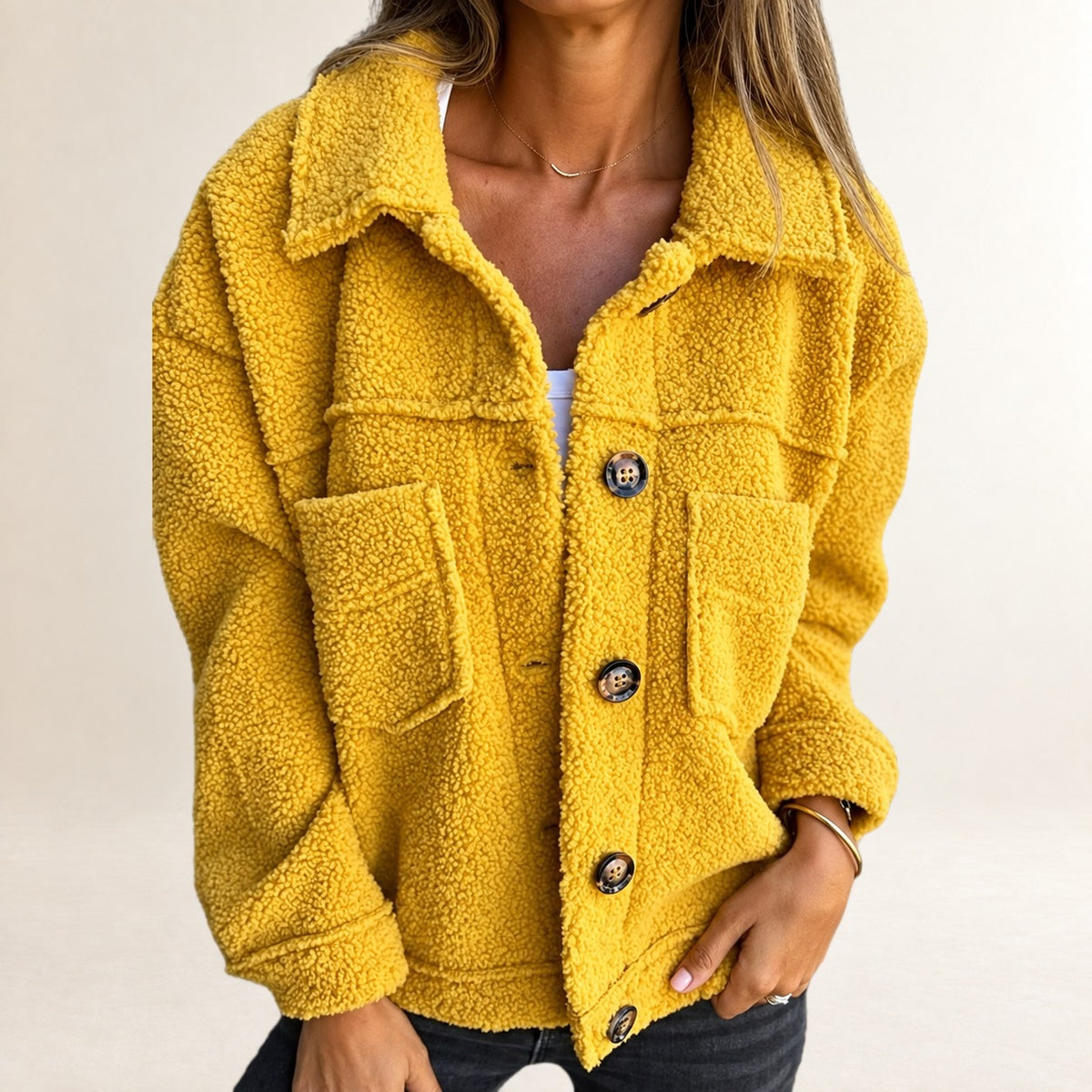 Damen Kurzjacke - Knopfverschluss vorne, strukturierte Oberfläche, breiter Reverskragen, zwei aufgesetzte Taschen, lockerer kastiger Schnitt