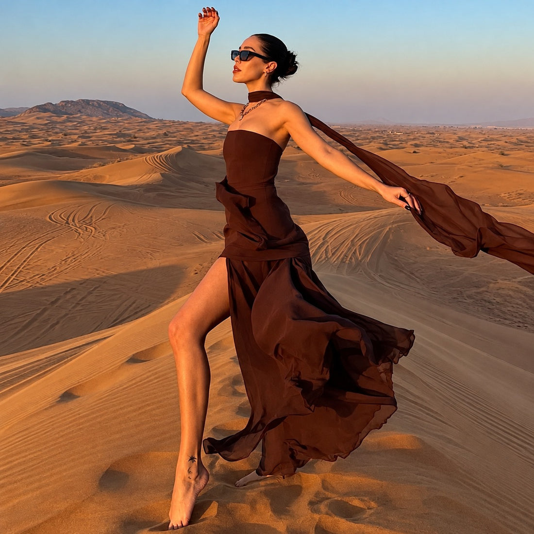 Damen Maxikleid asymmetrischer Schnitt trägerlos hoher Schlitz fließende Schichten