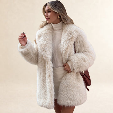 Damen Teddy-Mantel Lang: Notched-Lapel, Relaxed Passform, Knopf-Frontverschluss