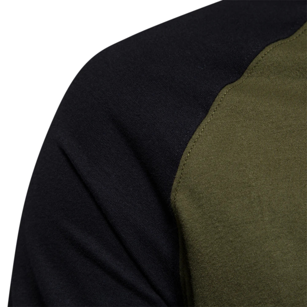 Herren Langarm-Raglanshirt mit Kontrastärmeln - Rundhals-Ausschnitt, schmale Passform, Brustlogo