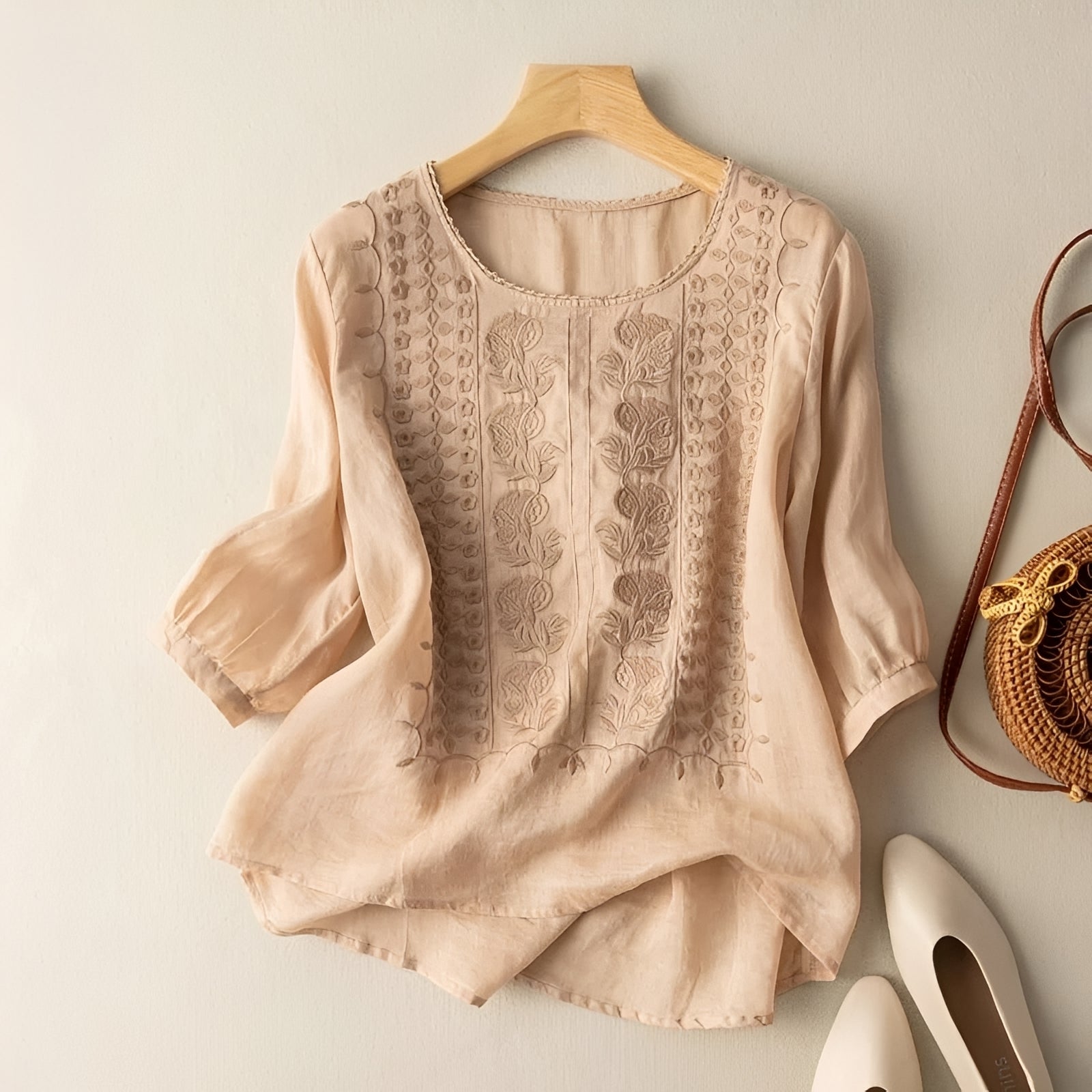 Daniyal - Luftige Bluse mit Stickereidetails