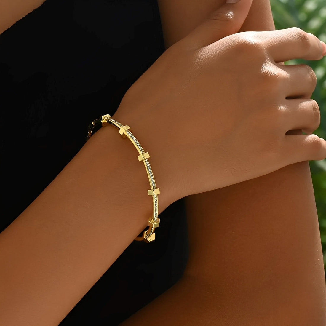 Amy – leuchtendes goldfarbenes Armband