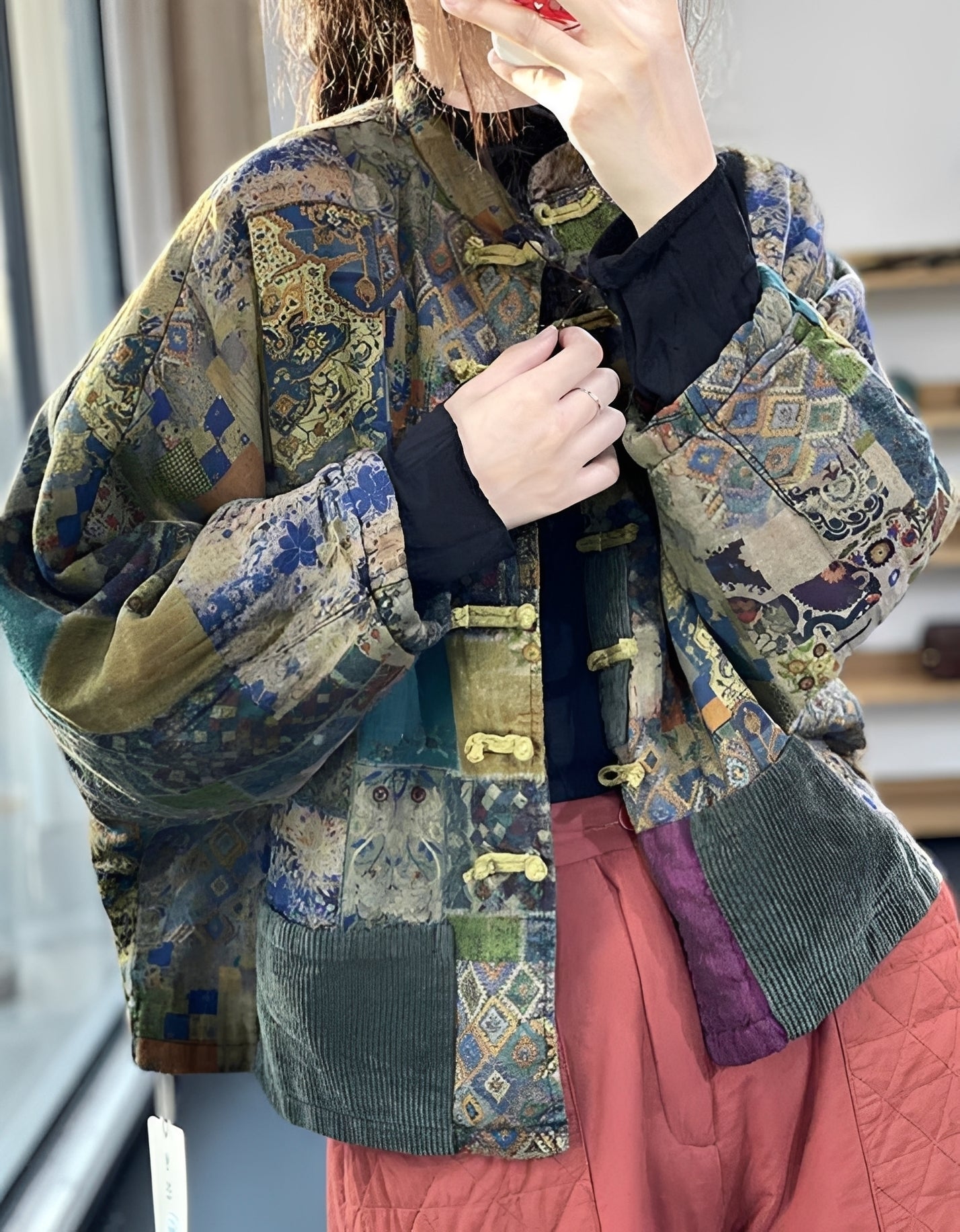 Hazel - Damenmantel in klassischem Stil mit Taschen