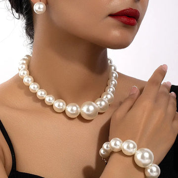 Carla – Vintage-Set mit Ohrringen, Armband und Halskette