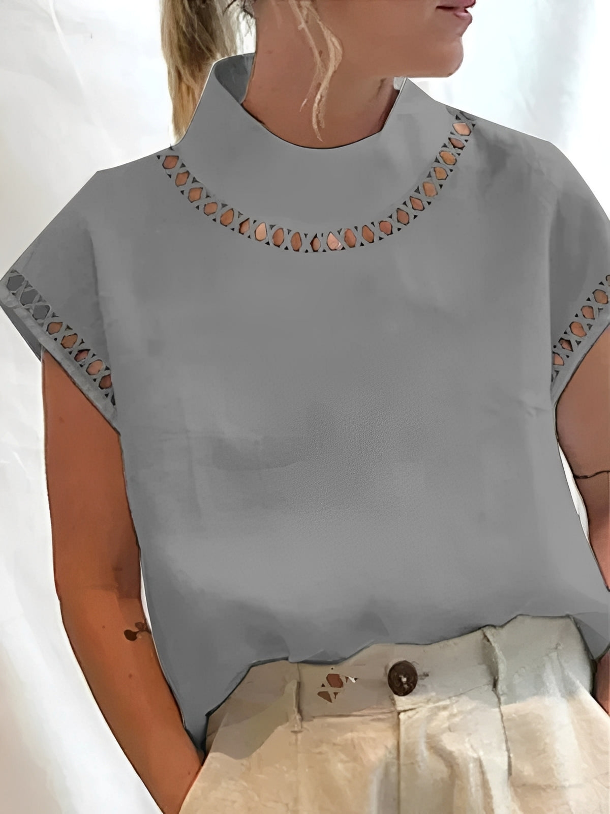 Nannie - Stilvolles Damen-Top mit Ausschnitt