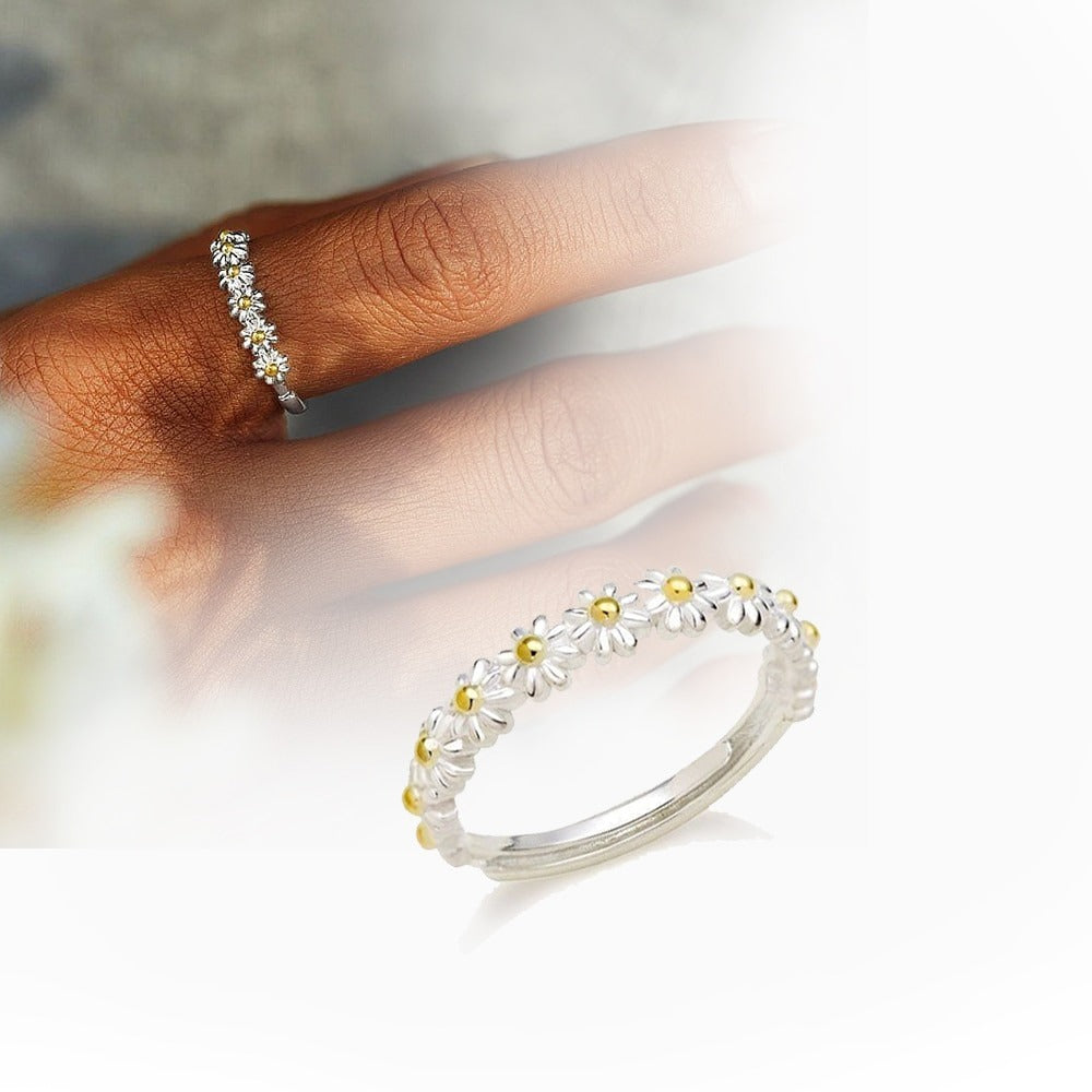 Dahliana – Verstellbarer Ring mit Margerite aus Silber und handbemaltem Emaille