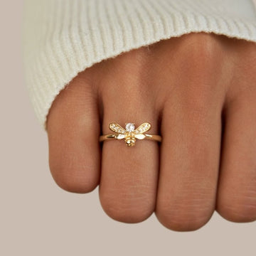 Laila - Ring mit Kristallen und Goldbiene