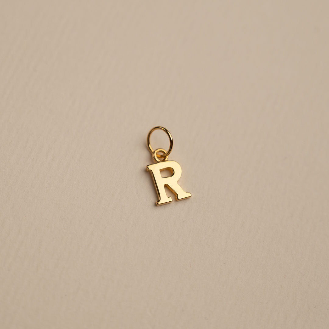 Sabrina - Buchstabenanhänger aus Gold