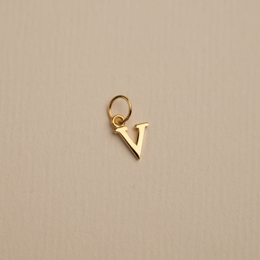 Sabrina - Buchstabenanhänger aus Gold