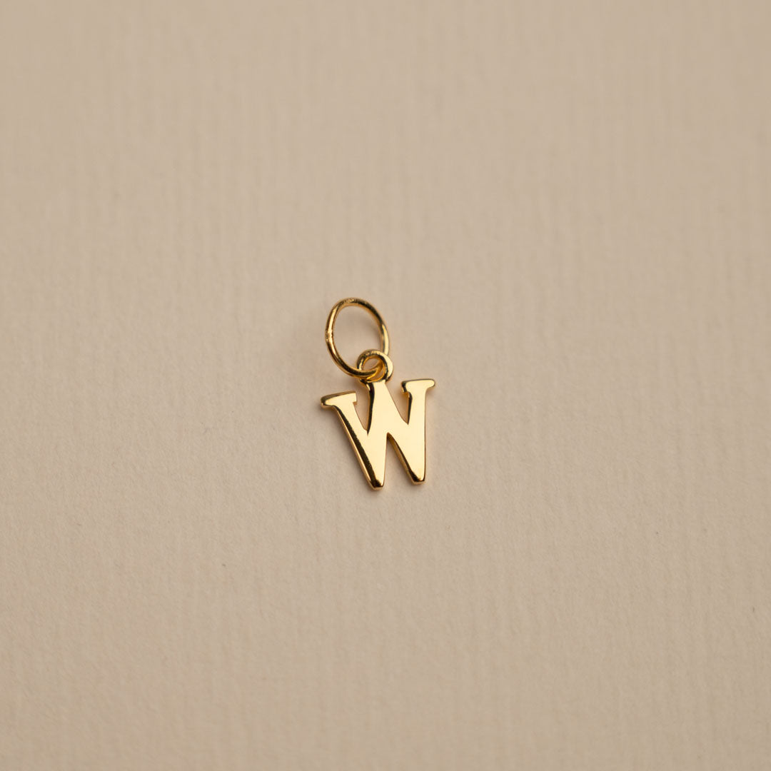 Sabrina - Buchstabenanhänger aus Gold